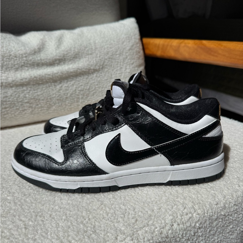 Nike Black and White Sneakers